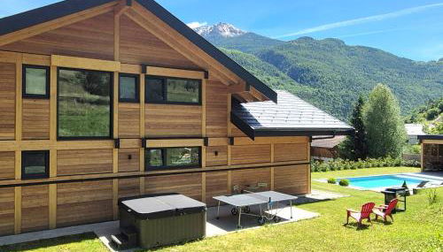 Chalet neuf, Jacuzzi, piscine privée mai-sept, pétanque, proche Paradiski - Foto 5, Garden, Garden view