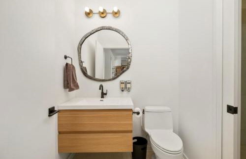 Contemporary Mountain Holiday Home with Hot Tub - Foto 17