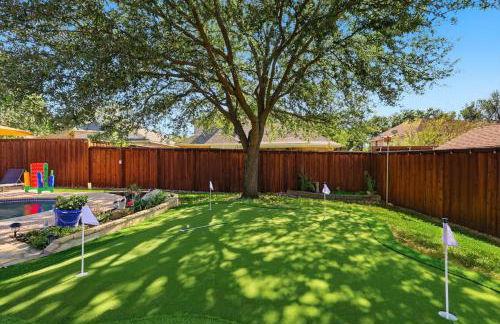 4BR w Pool Cinema Room, Mini Golf & EV - Photo 39