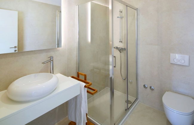 Deluxe Villa in Šibenik near Lake - Photo 19