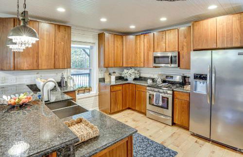 Walk to Marina and Beach Charming Home in Hardin - Foto 5