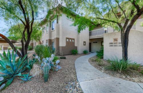 Dog-friendly condo with high-speed WiFi, heated outdoor pool & hot tub - Foto 26