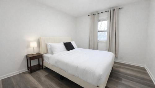 Beautiful Getaway Sleeps 10 plus Central Location - Photo 4