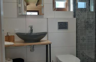 Drewniane domki z prywatnym jacuzzi i widokiem na Góry - Klimatyczny Kompleks w Górach Izerskich #Widogruszka - Photo 22