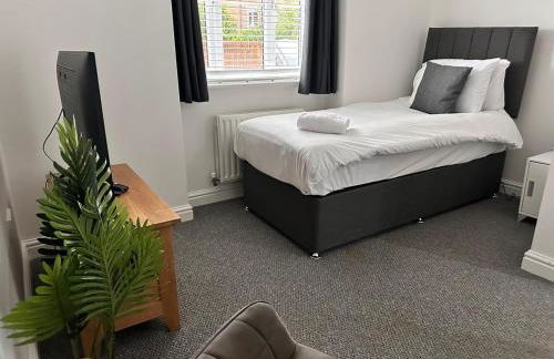 Rushden HUGE 6 Bed house with driveway - Foto 9