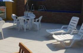 Apto no Jd Indaiá com piscina a 300m da praia - Foto 22