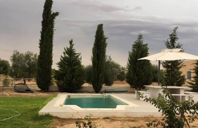 Cheerful 2-bedroom Villa With Pool - Foto 9