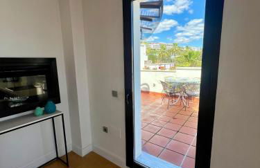 BEACHFRONT Penthouse Luxury - Photo 53