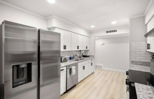 5-BD 2 5-BA Modern Retreat w Games & Hot Tub - Foto 12