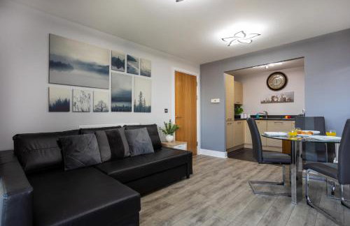 Vista Verde - Luxury City Penthouse 2BR - Sleeps up to 6 - Parking - Photo 15