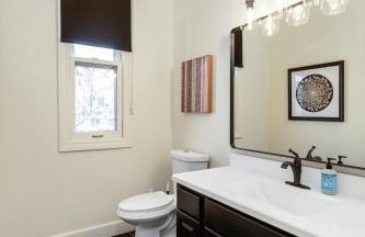 The Lumber Baron's Mansion: 2 King Suites, 2.5BA + Gym - Foto 7