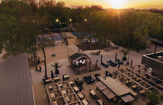 Modern Chalet With Dishwasher Near the Beach - Photo 18