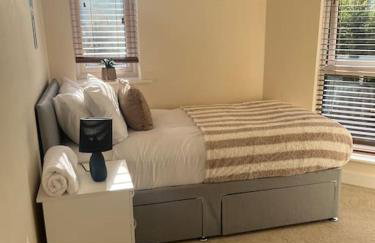 Great Ambience 3-Bedroom for Groups & Contractors - Photo 5