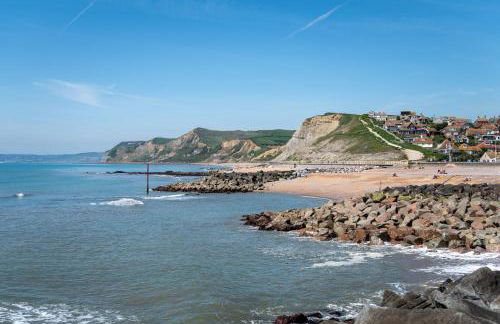 NEW Beachfront Apartment slps 4, West Bay, Dorset - Photo 20