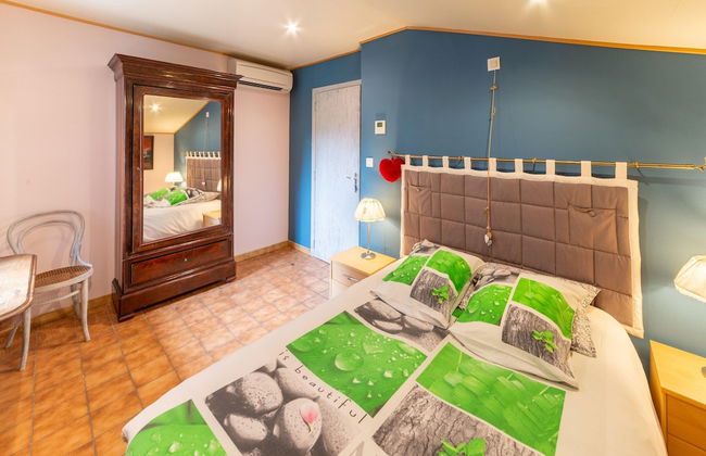 Expansive Holiday Home in Ardennes with Hot Tub - Photo 10