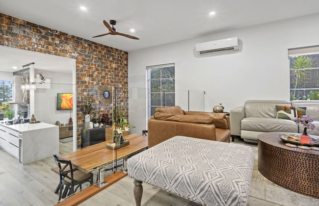 High-end Modern Villa Spa Pool & Views - Photo 27