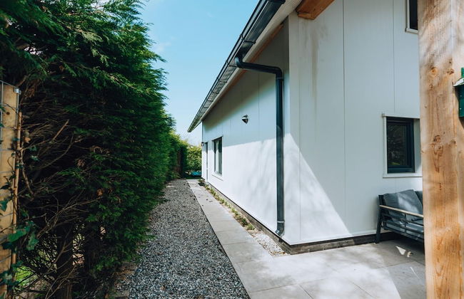 Large, Elegantly Furnished Holiday Home With Lots of Privacy on a Family Park - Foto 23