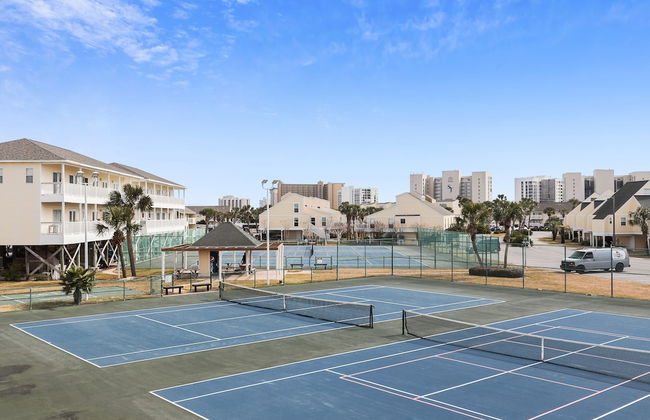 SPC 4133 Beautiful Tennis Court 2 bedroom with free beach set up for 2 by RedAwning - Foto 28