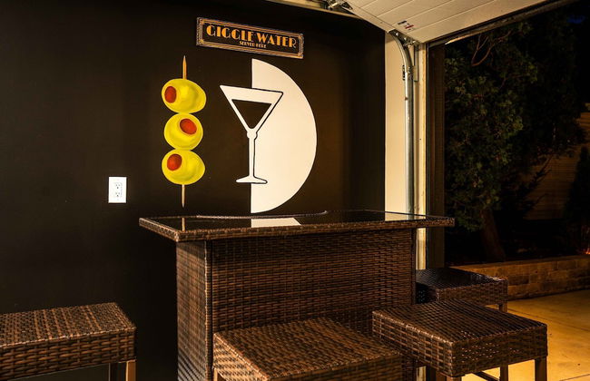 Gatsby Theme Near Downtown w Game Room, EV Charger - Foto 20