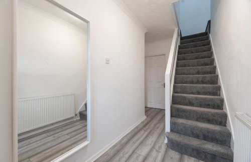 4 Bedroom Family Home In South East London - Photo 23