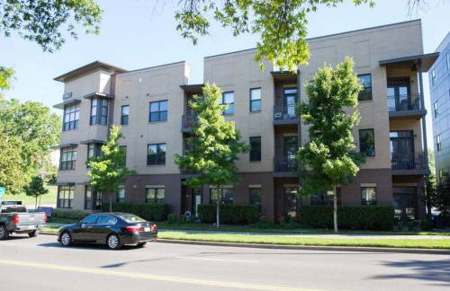 Walk to Vanderbilt and Belmont - Shuffle Board and Free Parking - Foto 28