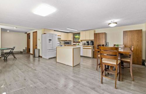 Lakefront Home on Pike Lake with Private Dock and Firepit - Foto 10