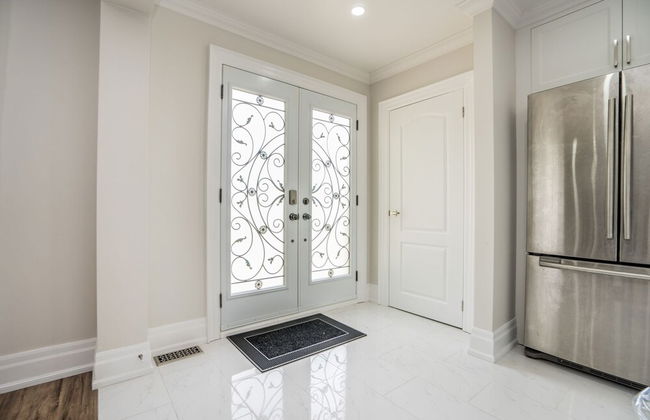 Entire Bungalow 5 Bedrooms - Photo 11