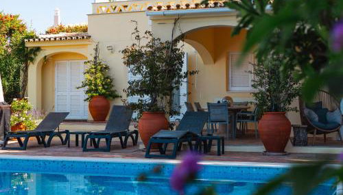 Beach villa Casa de Amanhã 450 mts to the beach with beautiful garden and heated saltwater pool - Foto 3, Garden, Garden view