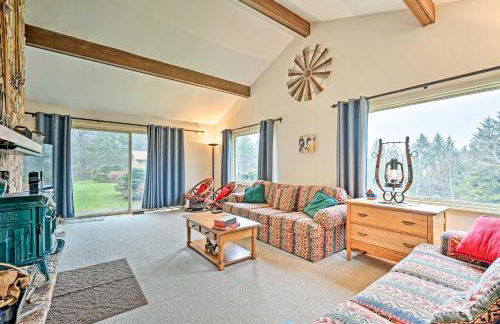 Family Winter Retreat with Hot Tub 14 Mi to Slopes! - Foto 5