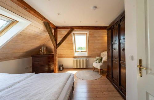 Seeblick-Dachgeschoss in historischer Villa zentral 4 PAX - Foto 17