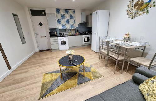 16A Ground floor setup for your most amazing relaxed stay Free Parking Free Fast WiFi - Foto 27