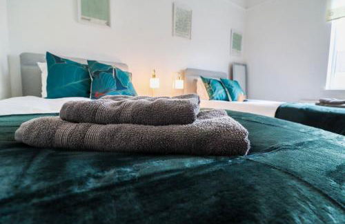 Spacious 4-Bed Home, Perfect Stay with Free WiFi - Foto 56