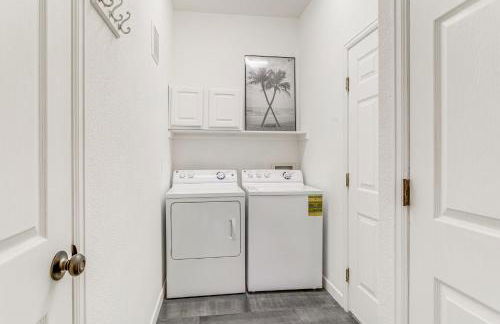 Seasonal Pool, Balcony Quiet and Cozy Aurora Condo! - Foto 5