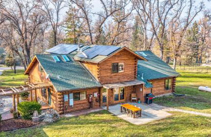 Log Cabin sleeps 20 with hot tub, EV Charger, firepit - Foto 59