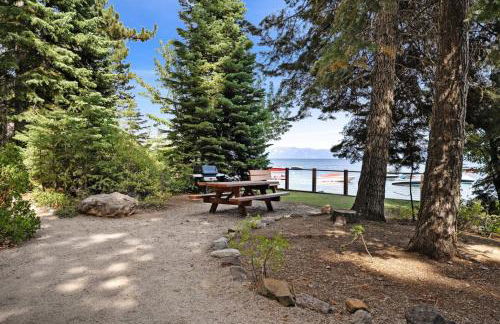 Tahoe City Retreat - For 8 - Foto 57