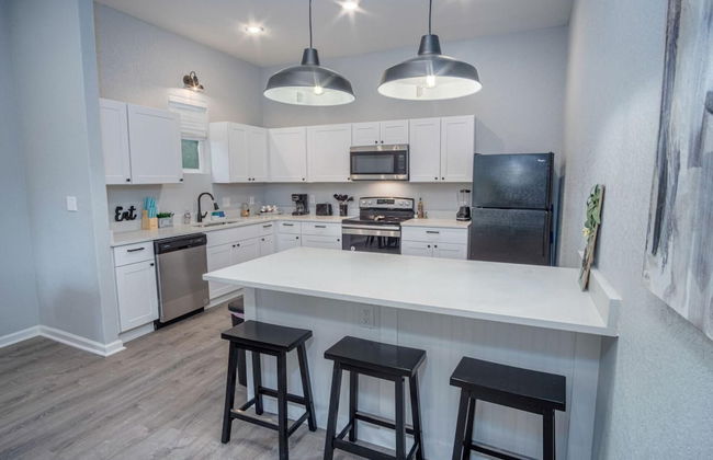 Cozy and Lovely 2BR 2BA Apt A Near Lively Downtown - Foto 7