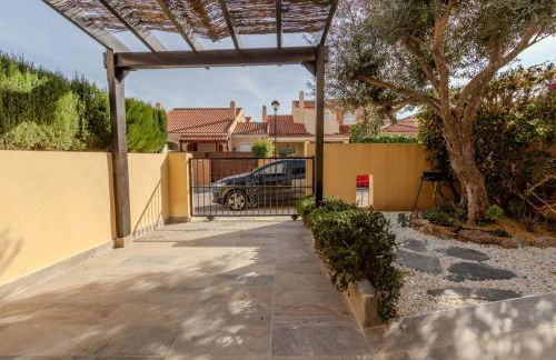 Arena Marina - Pool and relaxation near the airport - Foto 78