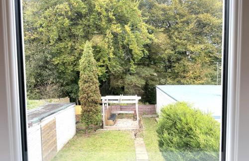 Serene 3-Bedroom Family Rochdale Home with Garden - Foto 34