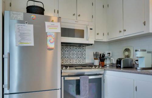 Cozy Narragansett Cottage with Dock and Outdoor Shower - Photo 12