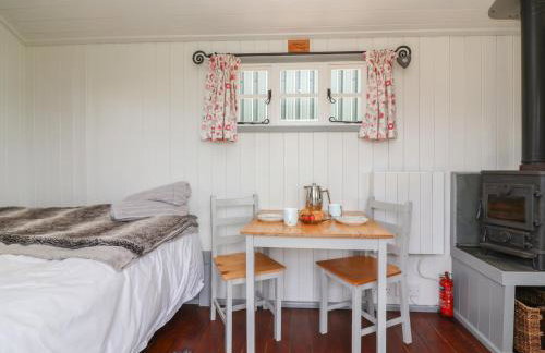 The Shepherds Hut - Photo 7