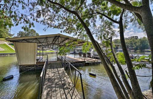 Lakeside Home with Boat Dock in Sunrise Beach - Foto 22