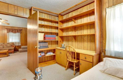 Cozy Oklahoma Retreat with Patio, Fire Pit and Grill! - Foto 12