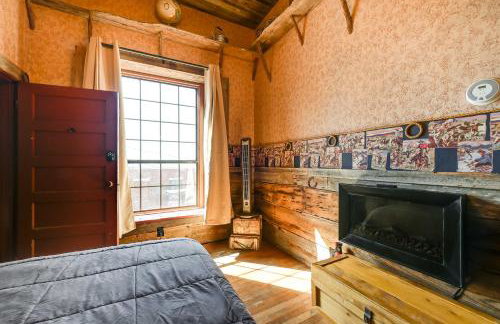 Western-Themed Decatur Studio on Main Street! - Foto 12