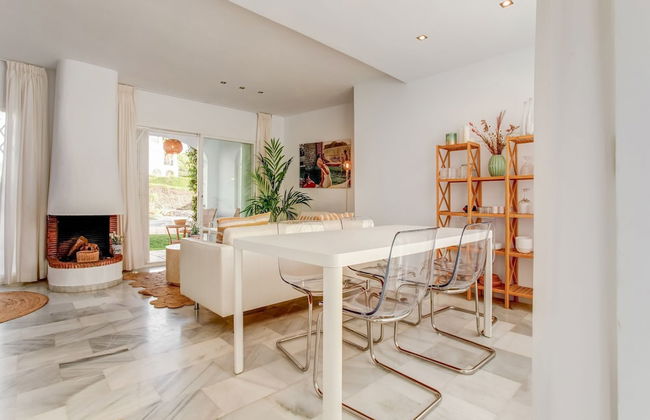 Relaxed Retreat With Pool - Photo 33