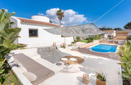 Villa Caliza in Cunit with Private Pool and large garden - air conditioning in bedroom - Photo 3