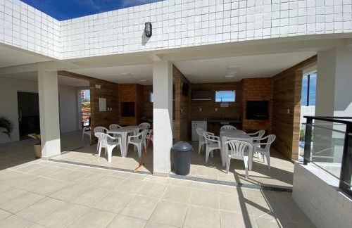 No Atalaia, Fort Poseidon rua do Atalho a 700 metros da praia do Atalaia, apartamento novo decorado, varanda, sala de estar e jantar, 02 suítes, 03 banheiros, lavanderia, cozinha, piscina, churrasqueira, salão de jogos, vista parcial das dunas e mar - Photo 56