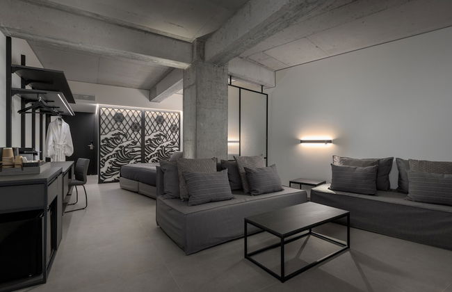 Essence Suites - Photo 26