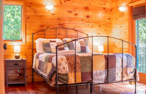 ADK Cabin with Hot Tub, Near Whiteface, Lake Placid, Fire Pit, Game Rm - Foto 17