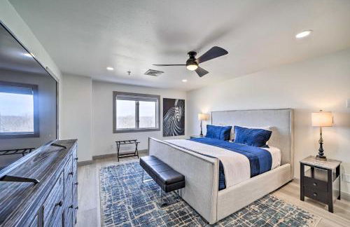 Balcony and Lake View Modern Condo in Monkey Island - Foto 13