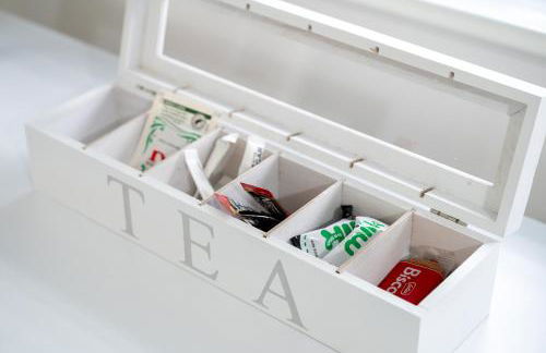 Superb Two Bedroom House Near Etihad & Coop Live - Free Parking - Foto 26